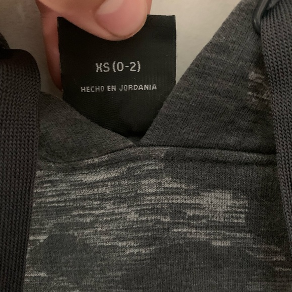 Woman’s very comfortable hoodie - Picture 5 of 10